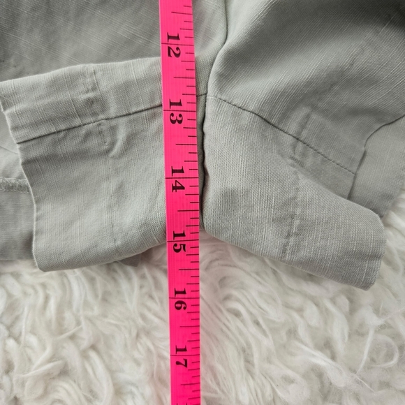 Club Monaco Linen Blend Paperbag Waist Shorts. Size 4. Good preowned condition. - Picture 5 of 7